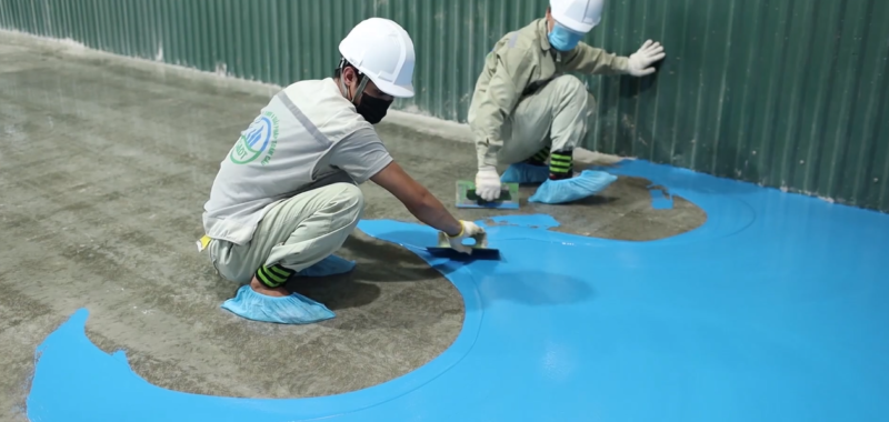Tay nghề của thợ sẽ ảnh hưởng đến độ bền của lớp sơn sàn