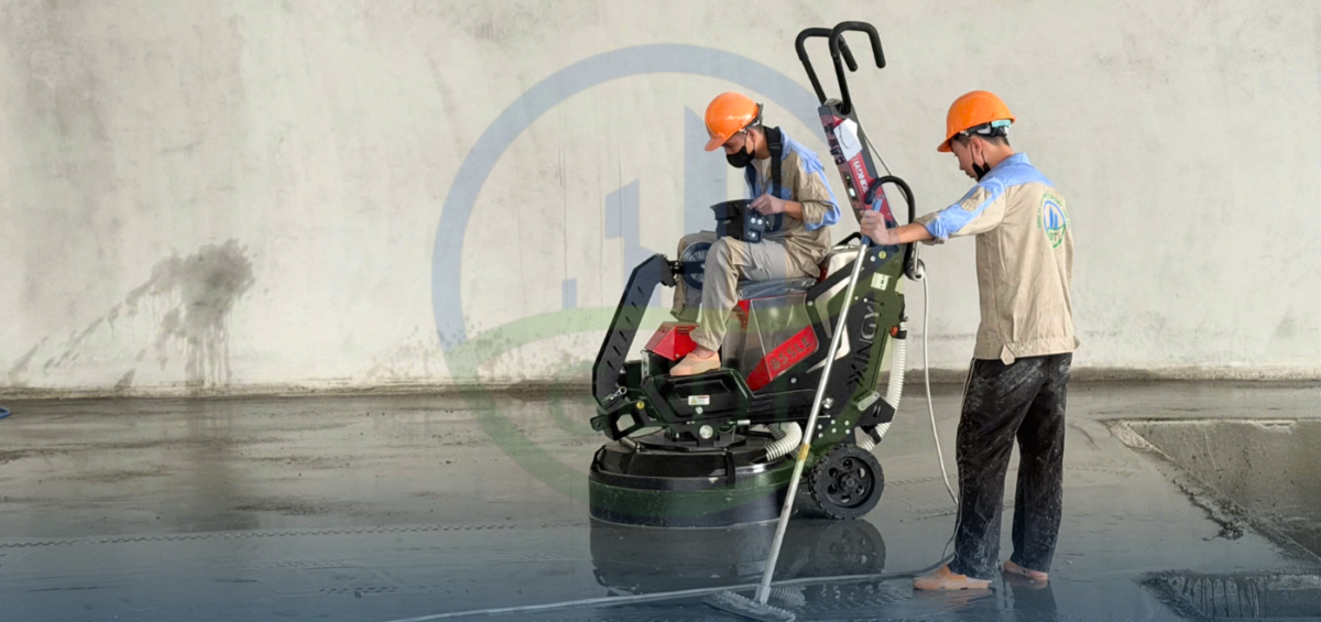 Anh em thi công GDT trải nghiệm máy 855LE tại công trình
